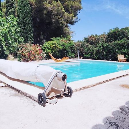 Offrez-Vous Un Sejour Dans Notre Studio T1 Bis A Entressen Une Grande Piscine Pour Se Rafraichir ,Un Espace De Jeux Pour Enfants Pour Des Heures De Divertissement Un Terrain De Petanque Pour Des Parties Endiablees エクステリア 写真