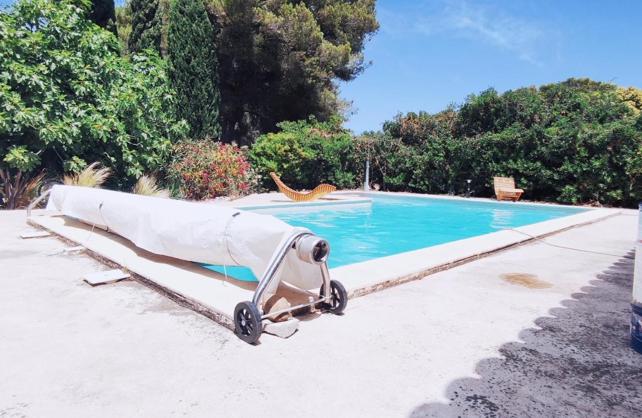 Offrez-Vous Un Sejour Dans Notre Studio T1 Bis A Entressen Une Grande Piscine Pour Se Rafraichir ,Un Espace De Jeux Pour Enfants Pour Des Heures De Divertissement Un Terrain De Petanque Pour Des Parties Endiablees エクステリア 写真
