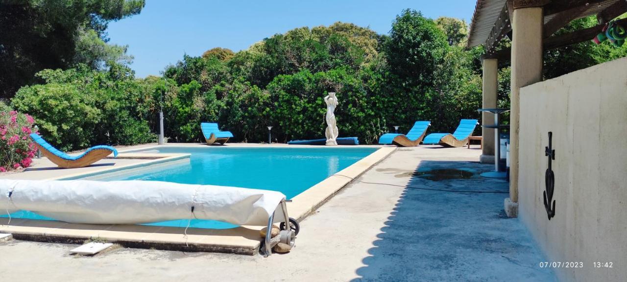 Offrez-Vous Un Sejour Dans Notre Studio T1 Bis A Entressen Une Grande Piscine Pour Se Rafraichir ,Un Espace De Jeux Pour Enfants Pour Des Heures De Divertissement Un Terrain De Petanque Pour Des Parties Endiablees エクステリア 写真